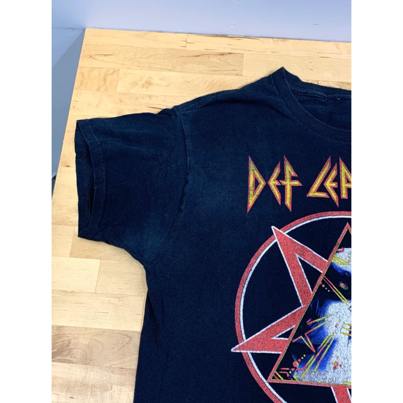 Vintage Stadium Tour Shirt Def Leppard Motley Crue Poison Joan Jett 2022 Mens M Black Cotton T-Shirt Rock Band Size US M / EU 48-50 / 2 - 4 Thumbnail