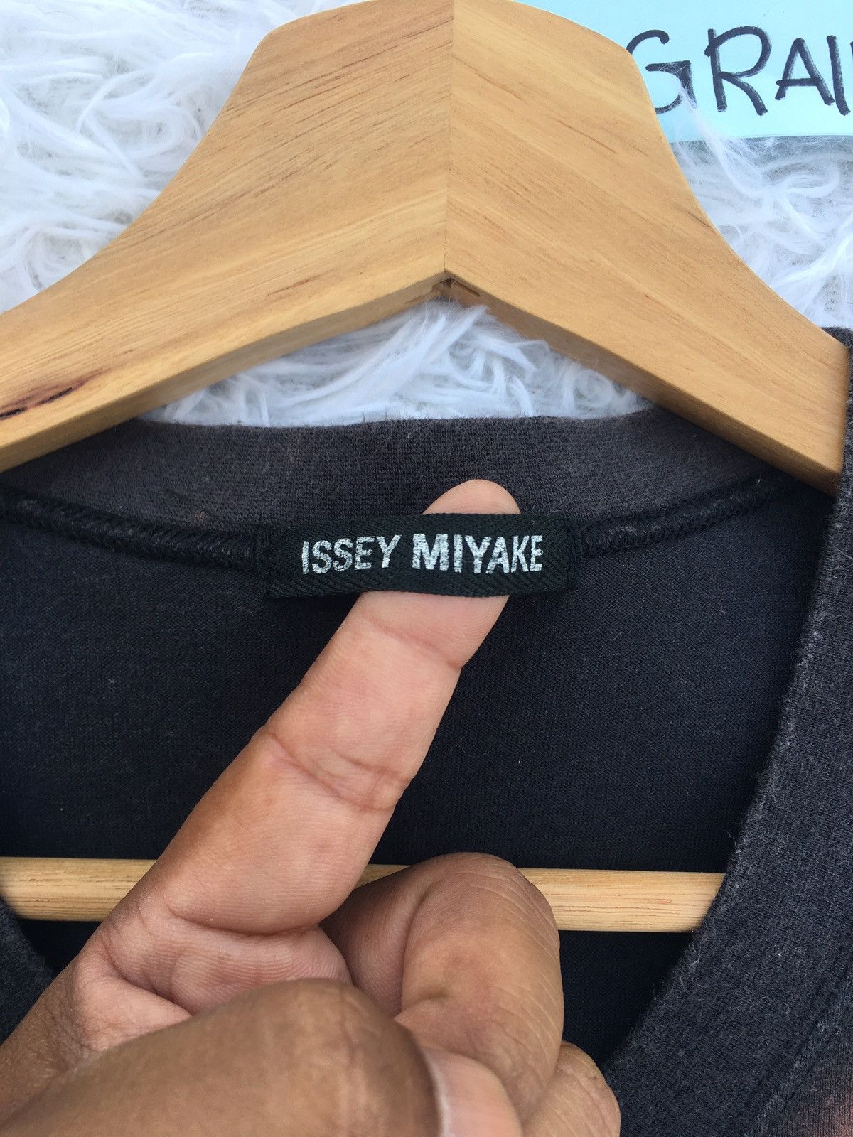 Issey Miyake Rare Vintage Issey Miyake V Neck Tshirt Size US M / EU 48-50 / 2 - 8 Thumbnail