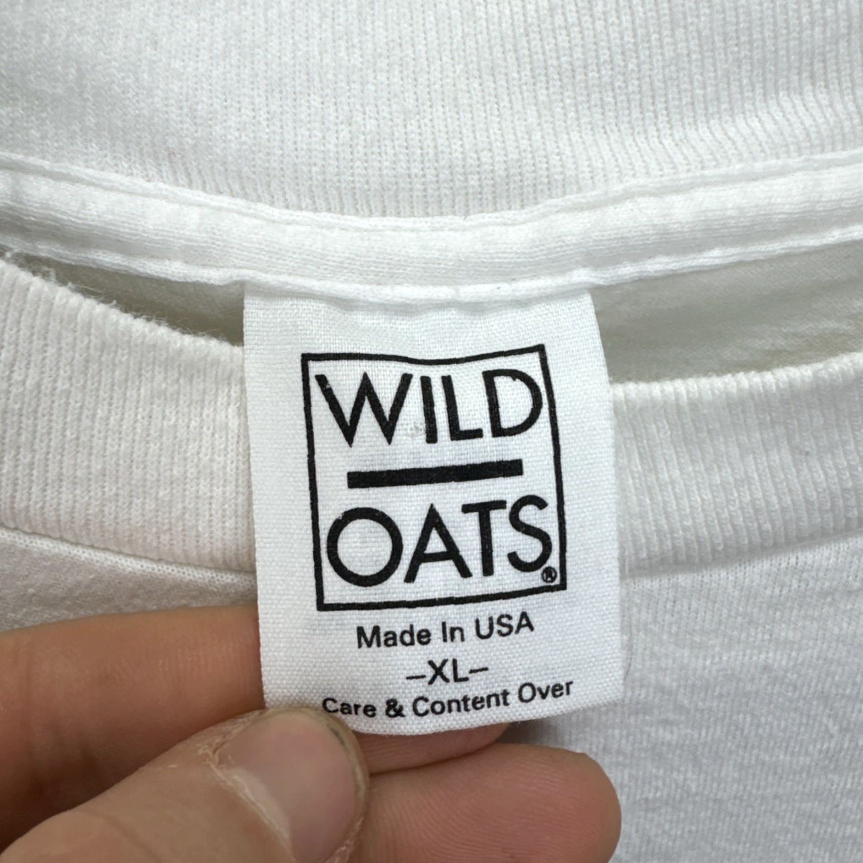 Vintage VINTAGE Wild Oats LOONEY TUNES Football T Shirt Bugs Taz Wil E Coyote XL Large Unisex White 1990s Graphic Tee Sportswear/Beach Mens Womens Boys Girls Size US XL / EU 56 / 4 - 3 Thumbnail
