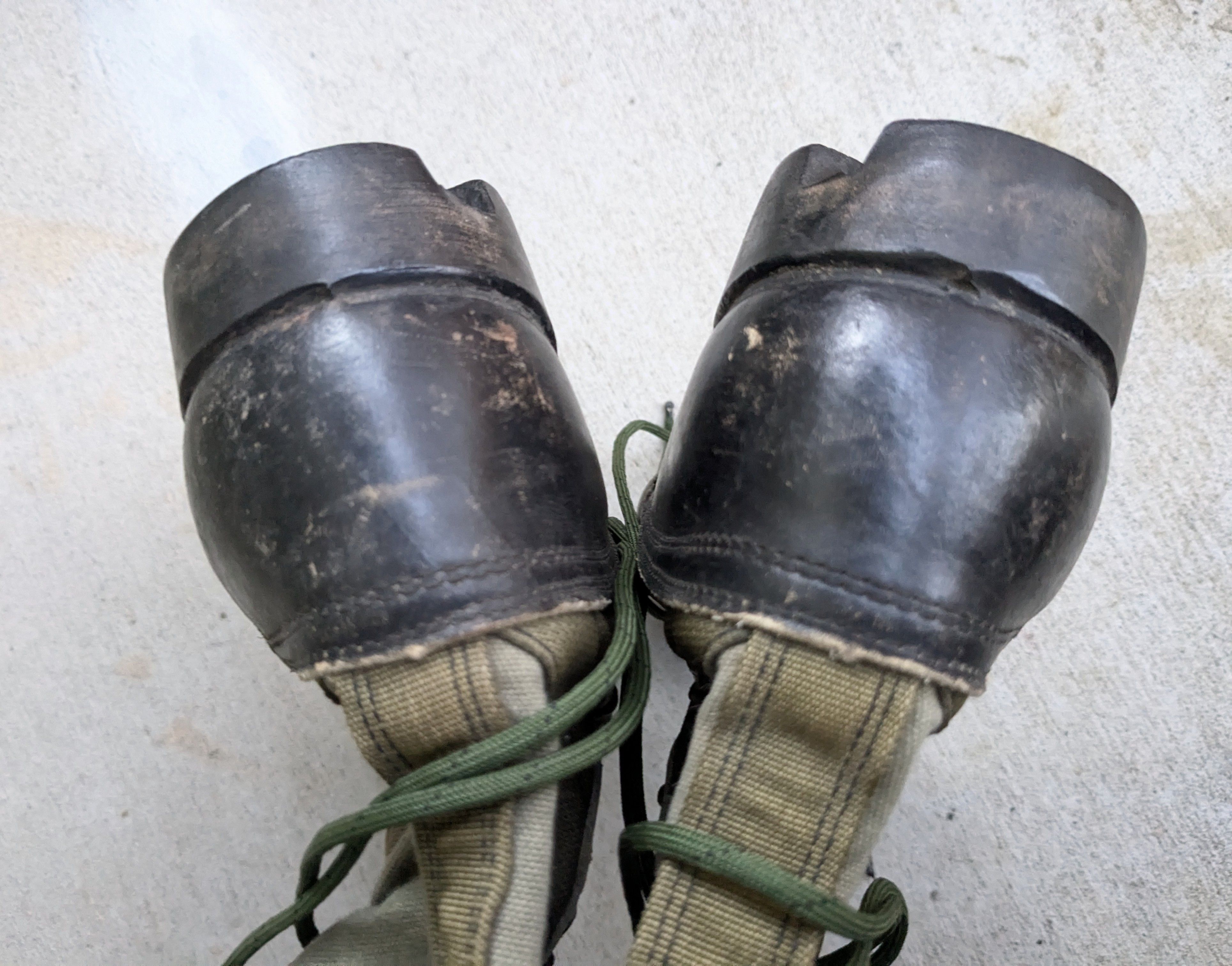 Genuine Leather × Vintage Vintage Combat Boots Black 9 R Jungle Leather Chunky USA Size US 9 / EU 42 - 9 Thumbnail