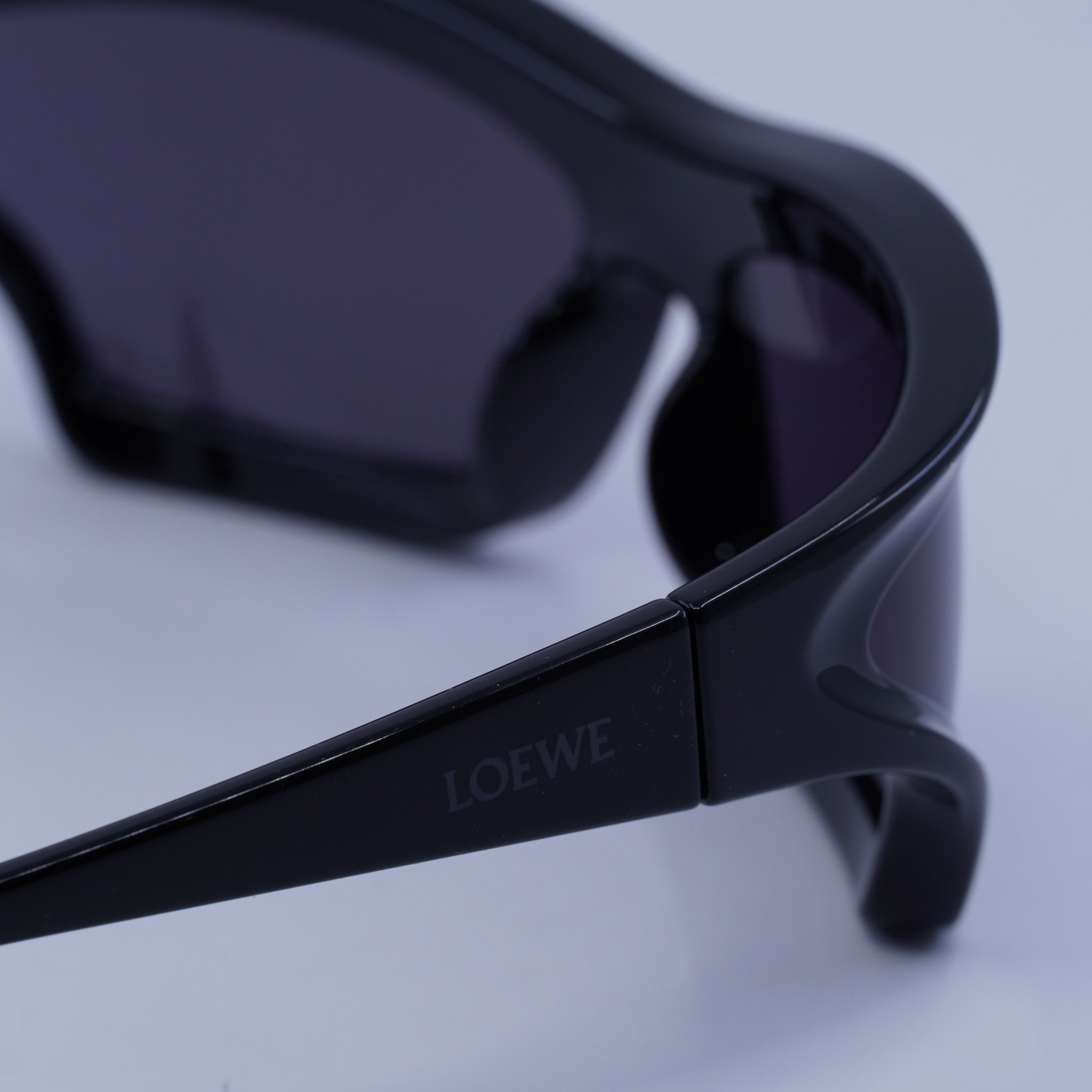 Loewe Loewe LW40143U 01A Sunglasses Black Shield Frame Size ONE SIZE - 9 Thumbnail