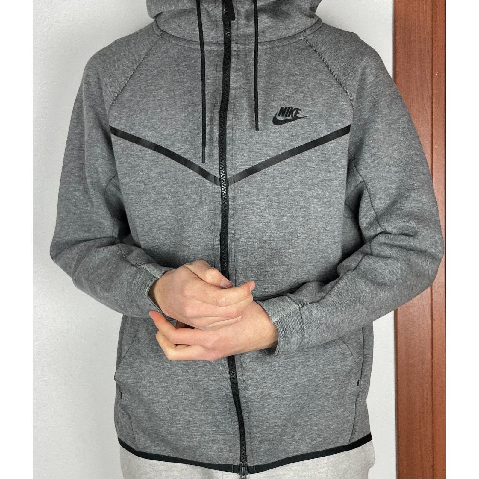 Nike Nike Tech Fleece Men's Gray Cotton Full Zip Hoodie Medium Size US M / EU 48-50 / 2 - 2 Thumbnail