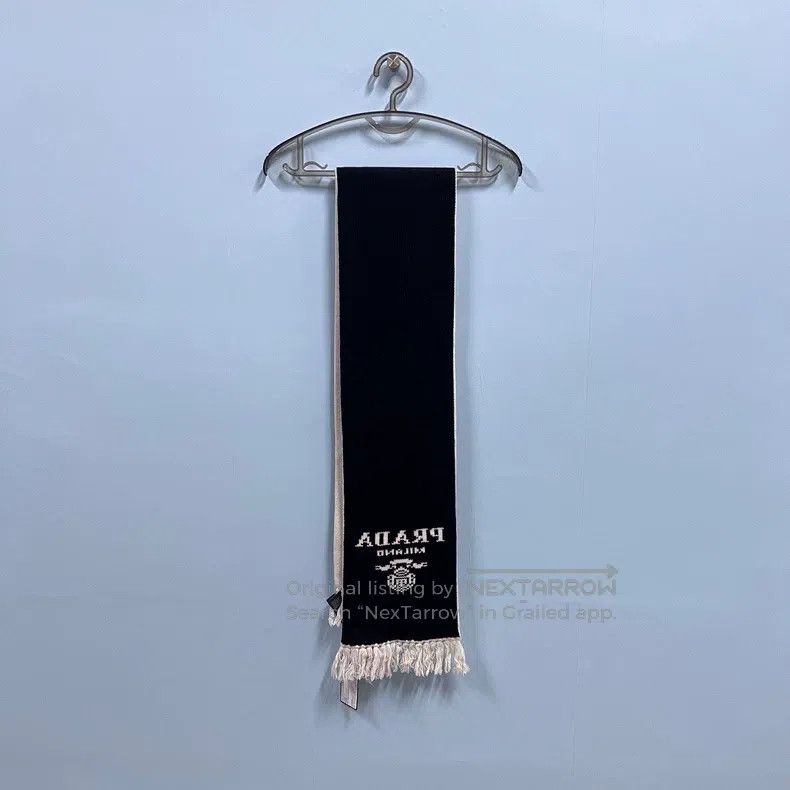 Prada Prada Double-sided useable logo letter velvet scarf Size ONE SIZE - 1 Thumbnail