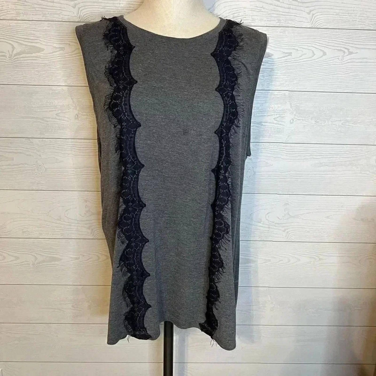Loft LOFT heather gray tank top with black eyelash lace Size XL Size XL / US 12-14 / IT 48-50 - 1 Thumbnail