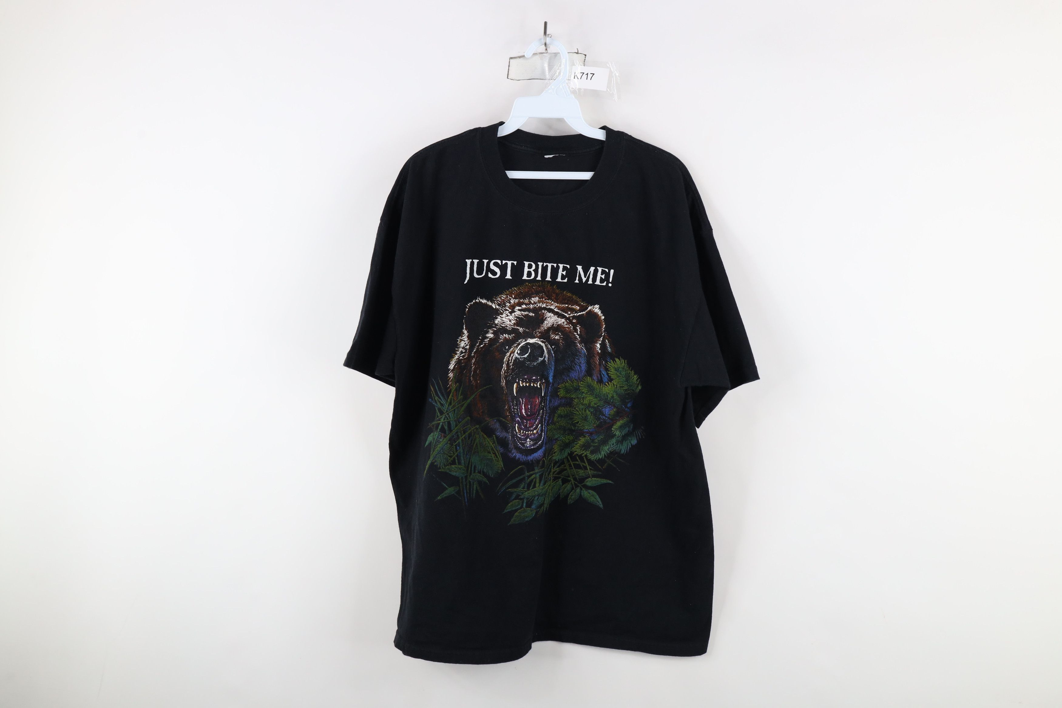 Vintage Vintage 90s Streetwear Bite Me Nature Bear T-Shirt Black Size US L / EU 52-54 / 3 - 1 Thumbnail