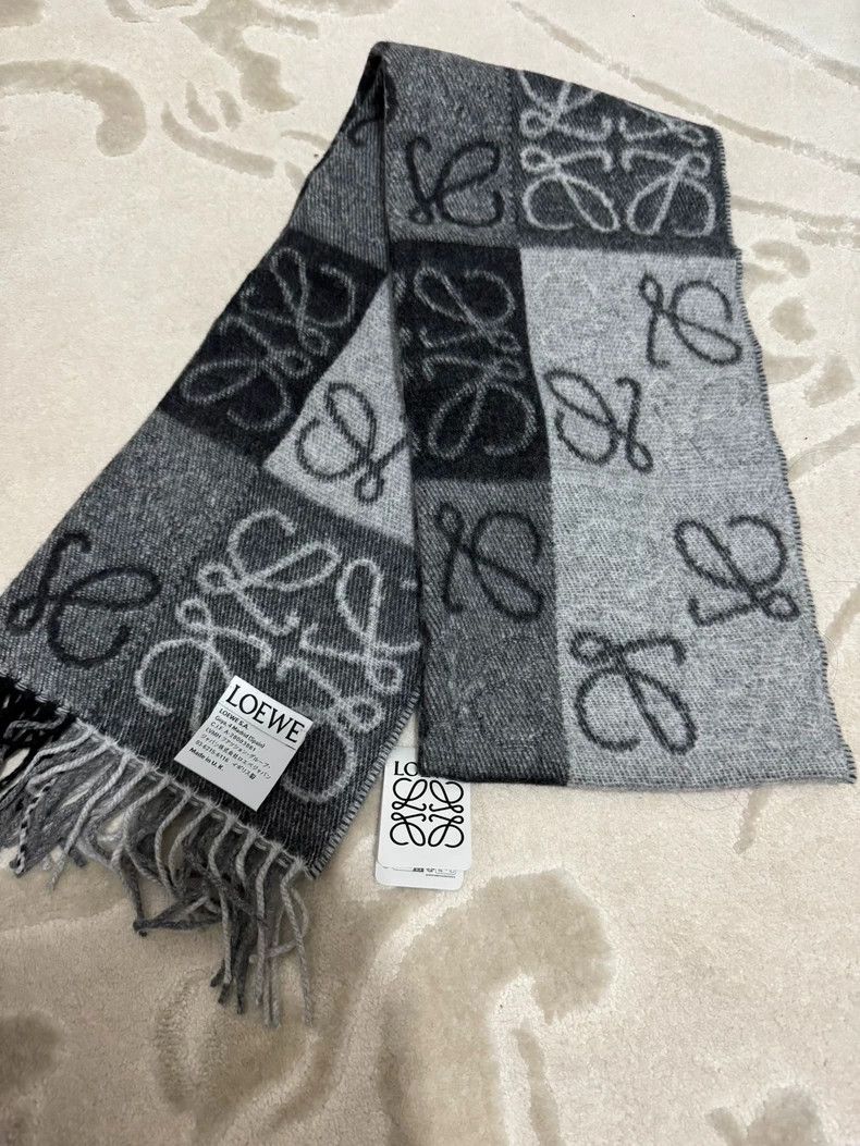 Loewe LOEWE Gray Scarf for Women Size ONE SIZE - 1 Thumbnail