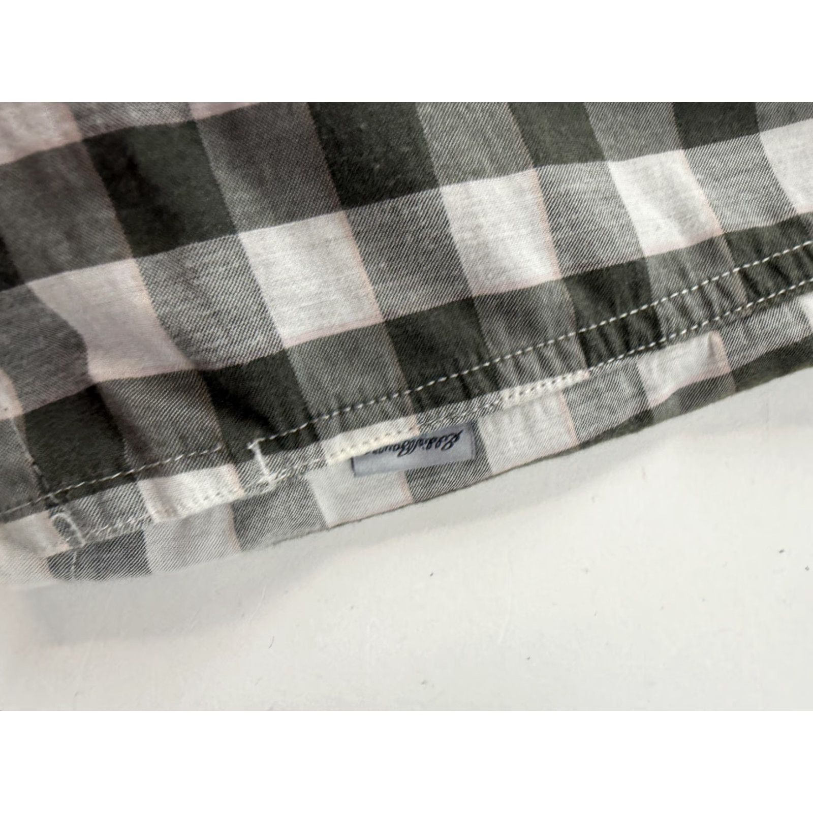 Eddie Bauer Eddie Bauer Blouse Womens Small Gray Gingham Sleeveless V Neck Cotton Blend Shirt Women S Gray Check Casual Lightweight Vintage No Size S / US 4 / IT 40 - 3 Thumbnail