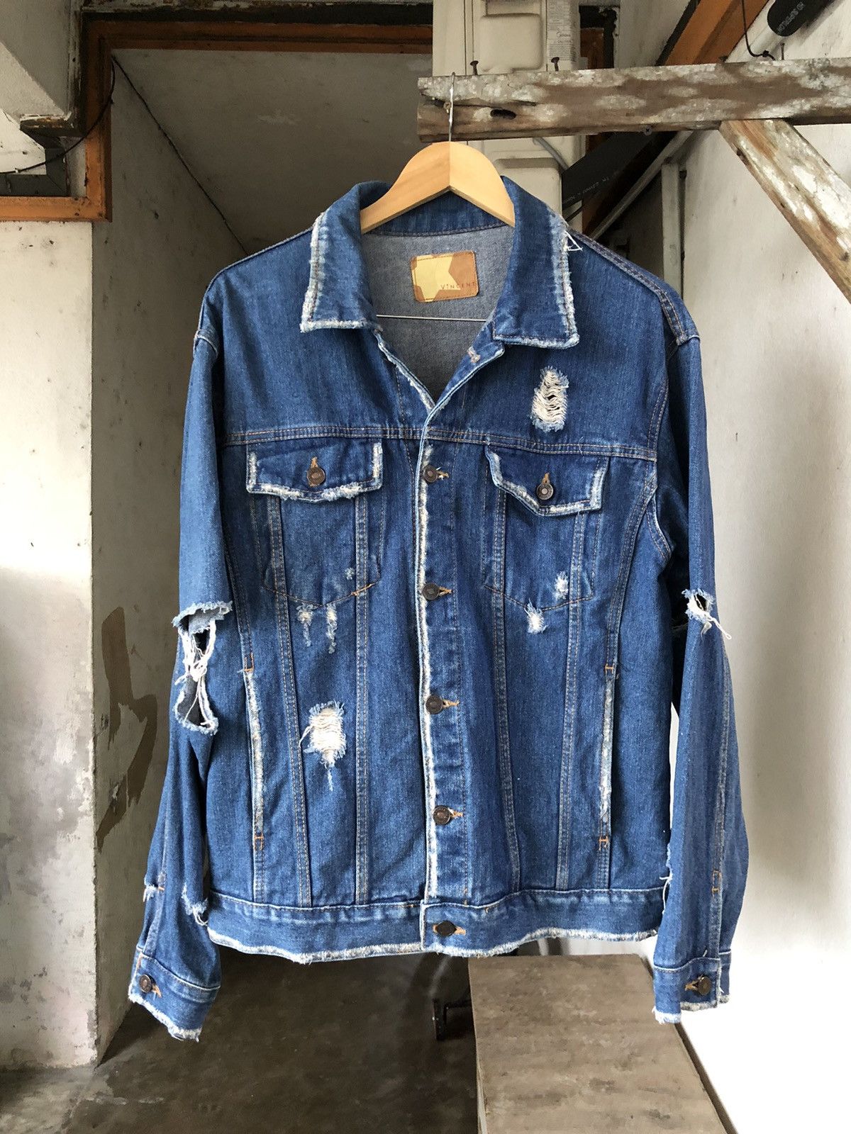 Seditionaries Korean Brans Vincent Punk Distressed Denim Trucker Jacket Size US L / EU 52-54 / 3 - 2 Thumbnail