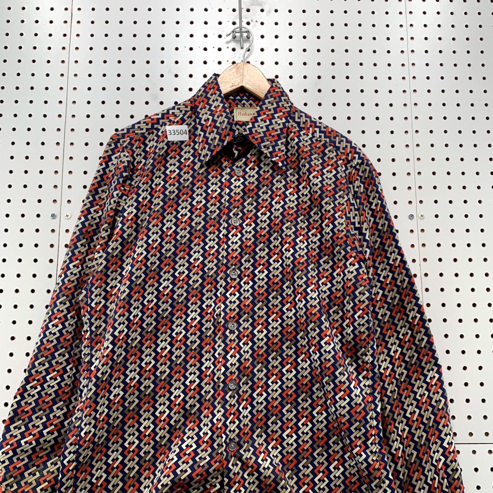 Vintage VINTAGE Hathaway Button Shirt Mens Small Geometric Chain Link Blue Orange Shirt Mens Small Blue Geometric Chain Link vintage Size US S / EU 44-46 / 1 - 5 Thumbnail