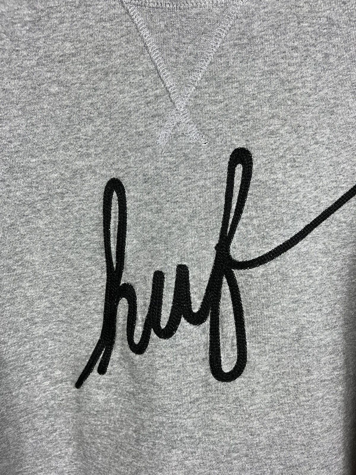 Huf × Vintage Vintage HUF sweatshirt y2k crewneck embroidered logo Size US L / EU 52-54 / 3 - 7 Thumbnail
