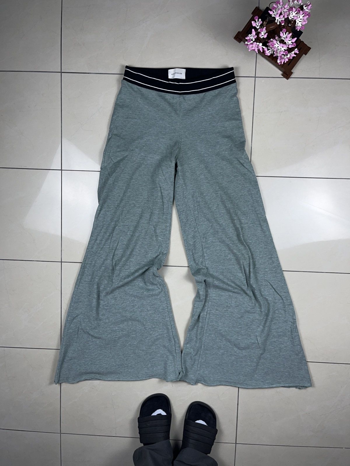 Designer × Holzweiler ➕ holzweiler crazy wide sweatpants top quality designer Size 28" / US 6 / IT 42 - 1 Thumbnail