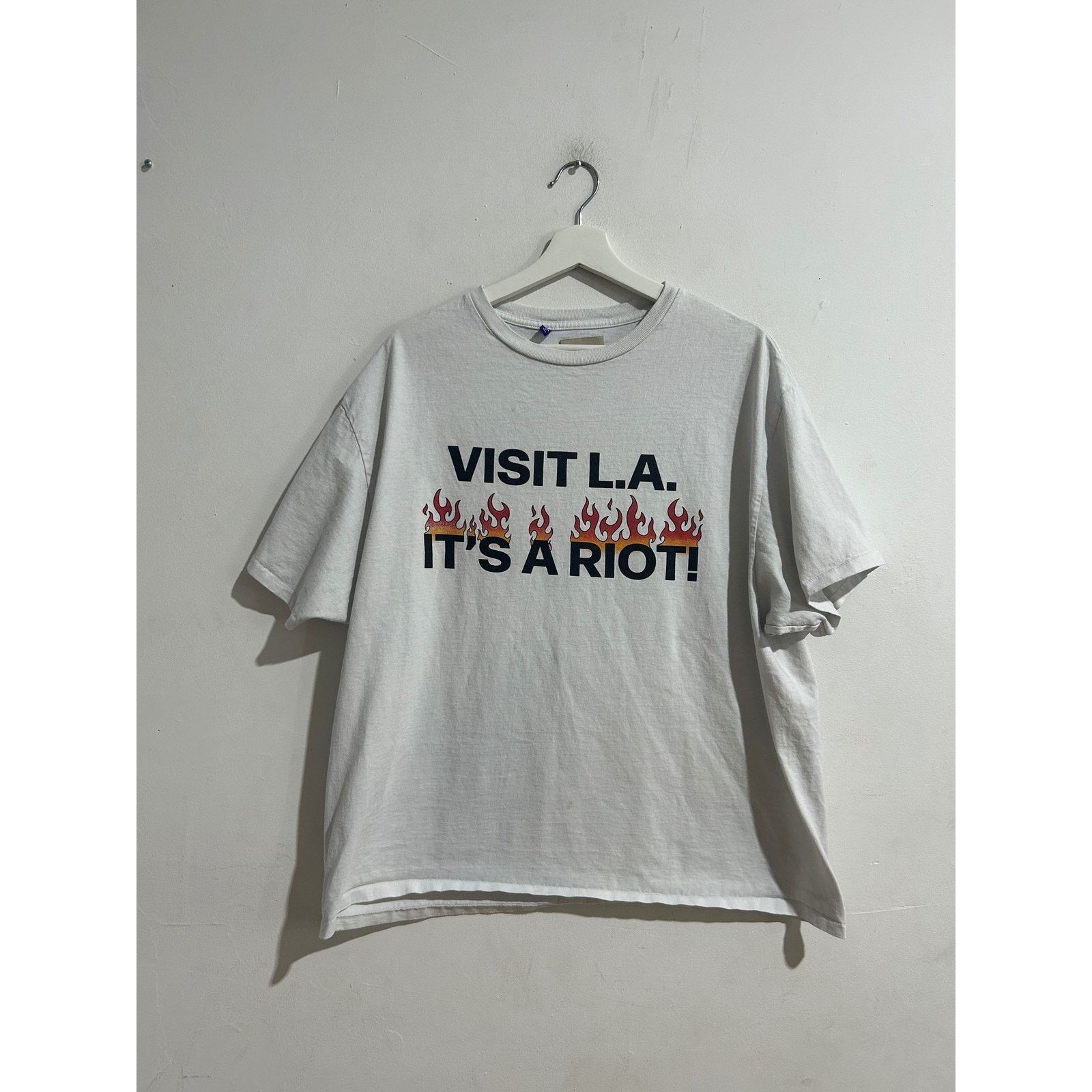 Gallery Dept. GALLERY DEPT. LA RIOT TEE SIZE LARGE PREOWNED Size US L / EU 52-54 / 3 - 1 Thumbnail