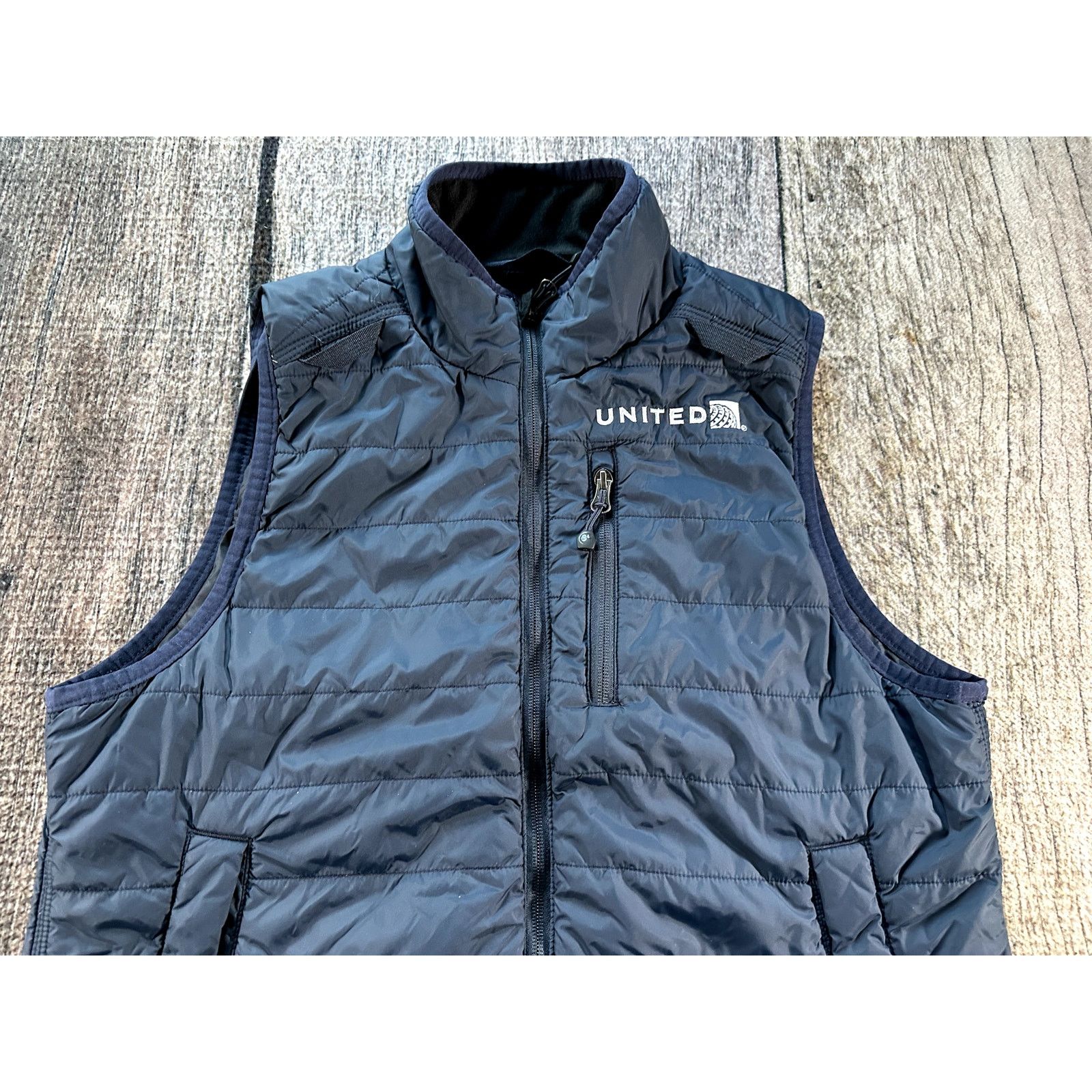 Carhartt Carhartt Gilliam Rain Defender Puffer Vest Womens Med 8 - 10 Size M / US 6-8 / IT 42-44 - 2 Thumbnail
