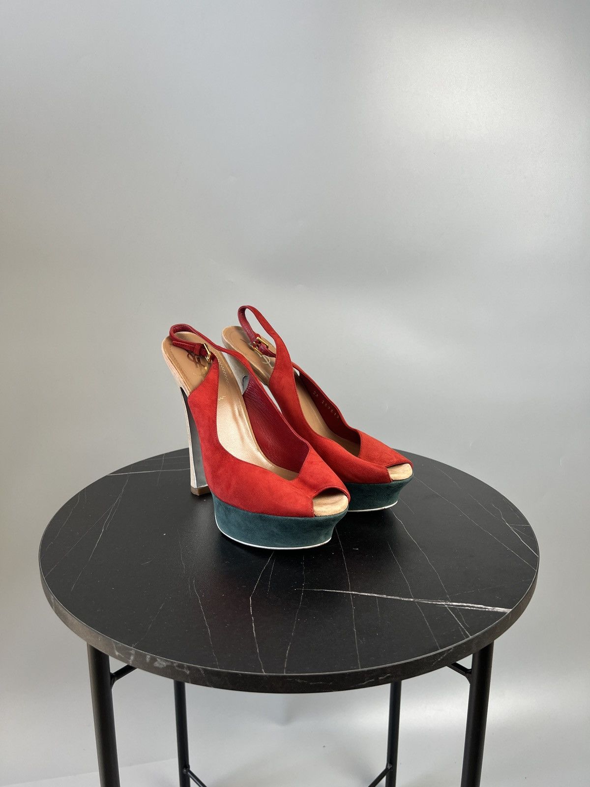Yves Saint Laurent Yves Saint Laurent Rive Gauche Suede Platform Pumps (Y0498) Size US 8 / IT 38 - 2 Thumbnail