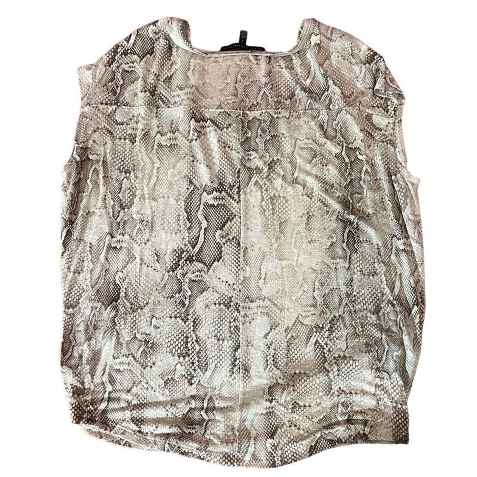White House Black Market White House Black Market Blouse Womens Size Small V-Neck Top Size S / US 4 / IT 40 - 4 Thumbnail