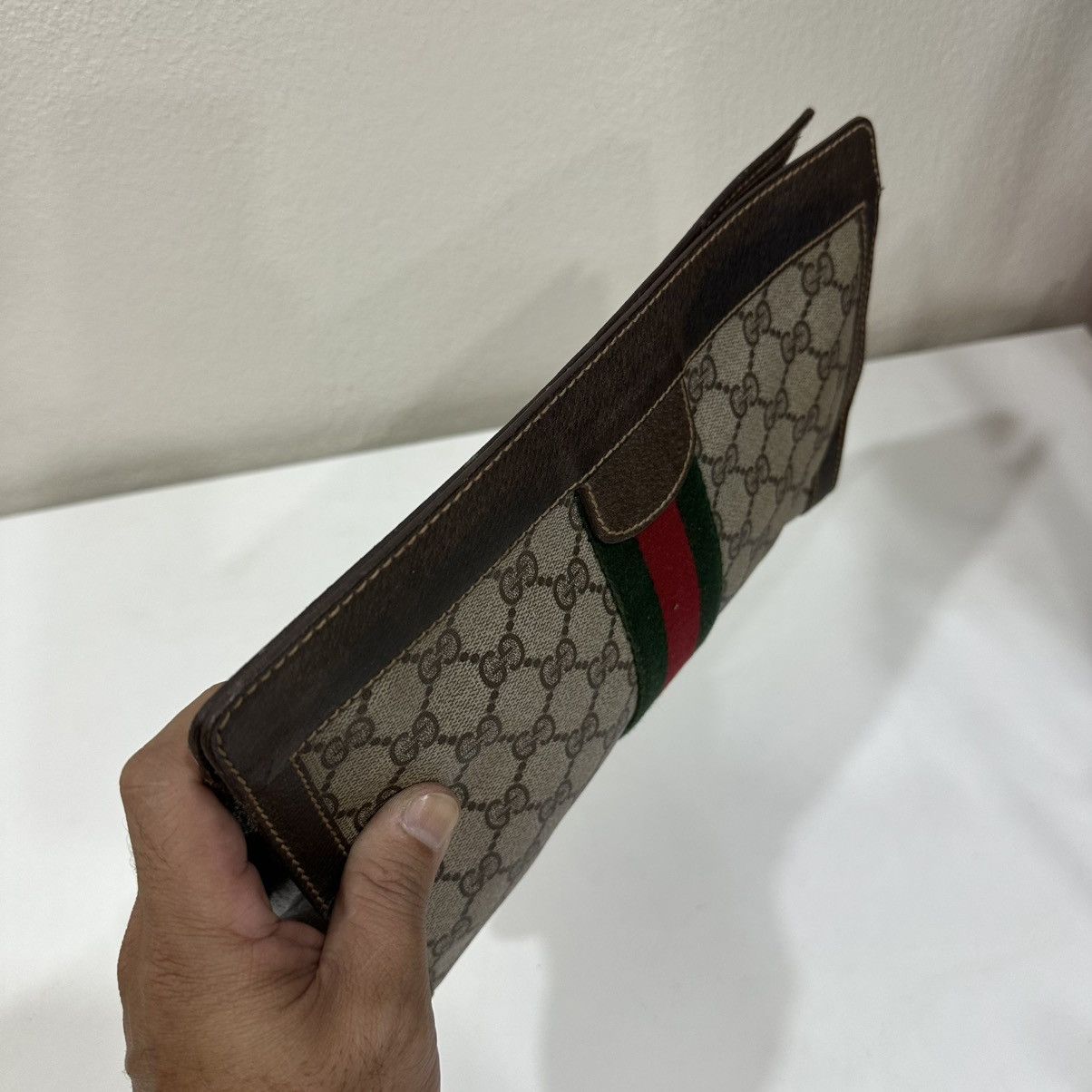 Gucci ‼️YES‼️VINTAGE GUCCI GG SUPREME SHERRY LINE MONOGRAM CLUCTHBAG Size ONE SIZE - 5 Thumbnail