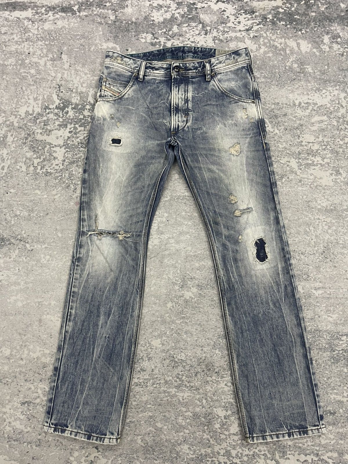Diesel Krooley 0813Z Regular Slim-Carrot Distressed Jeans