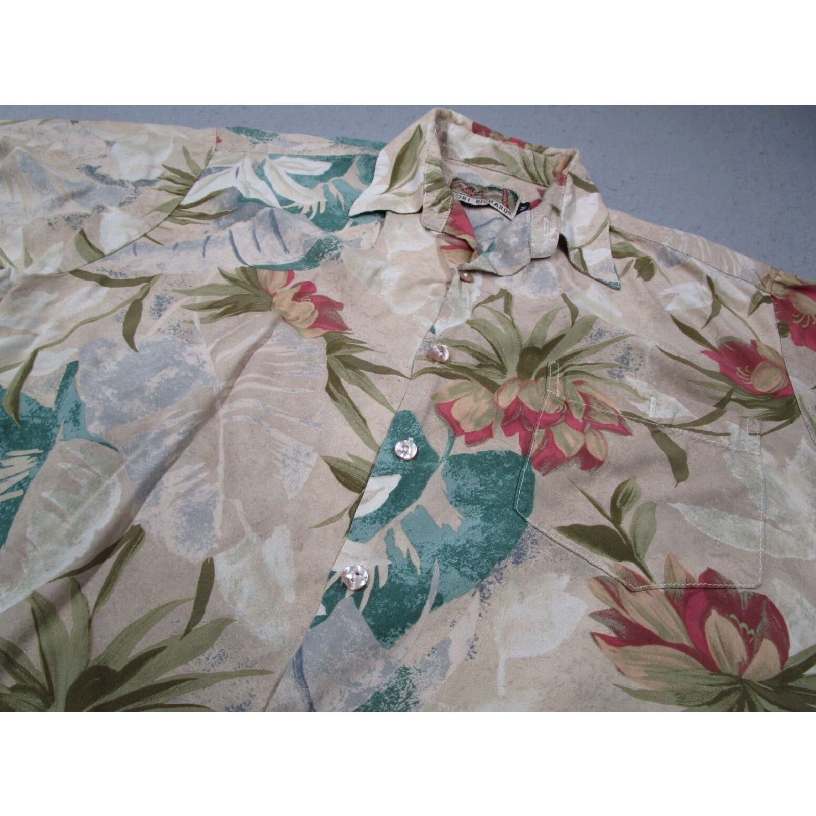 Tori Richard VINTAGE Tori Richard Men's Medium Beige Floral Short Sleeve Hawaiian Shirt Size US M / EU 48-50 / 2 - 2 Thumbnail
