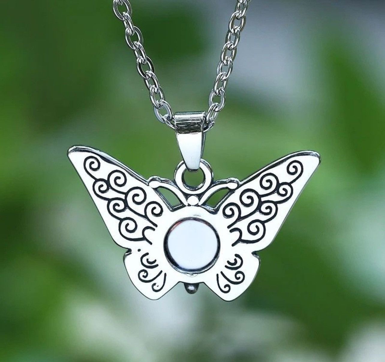 Jewelry Red Eye Butterfly Pendant Necklace Size ONE SIZE - 3 Thumbnail