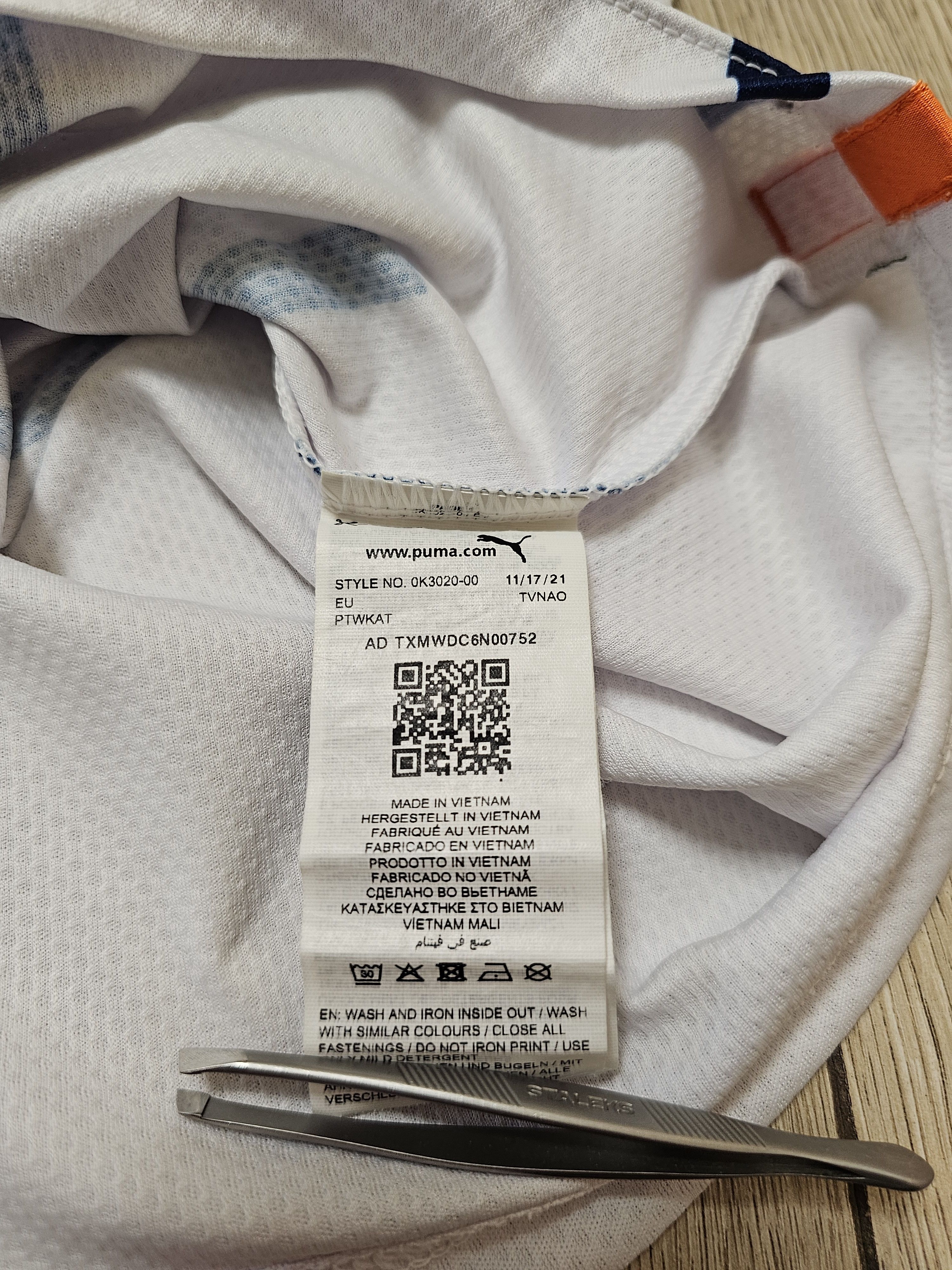 Puma BLACKPOOL 2022 2023 AWAY FOOTBALL SHIRT SOCCER JERSEY Size US L / EU 52-54 / 3 - 6 Thumbnail