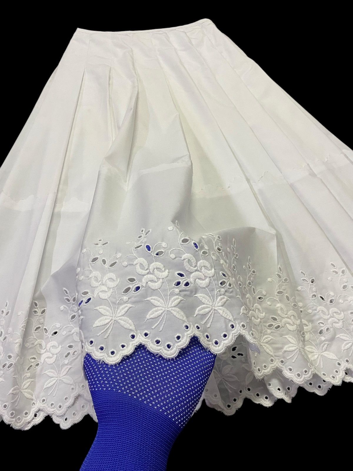 Comme des Garcons × Comme des Garcons Girl AD2001 Comme Des Garçons Floral Embroidery Stitch Long Skirt Size 28" / US 6 / IT 42 - 8 Thumbnail