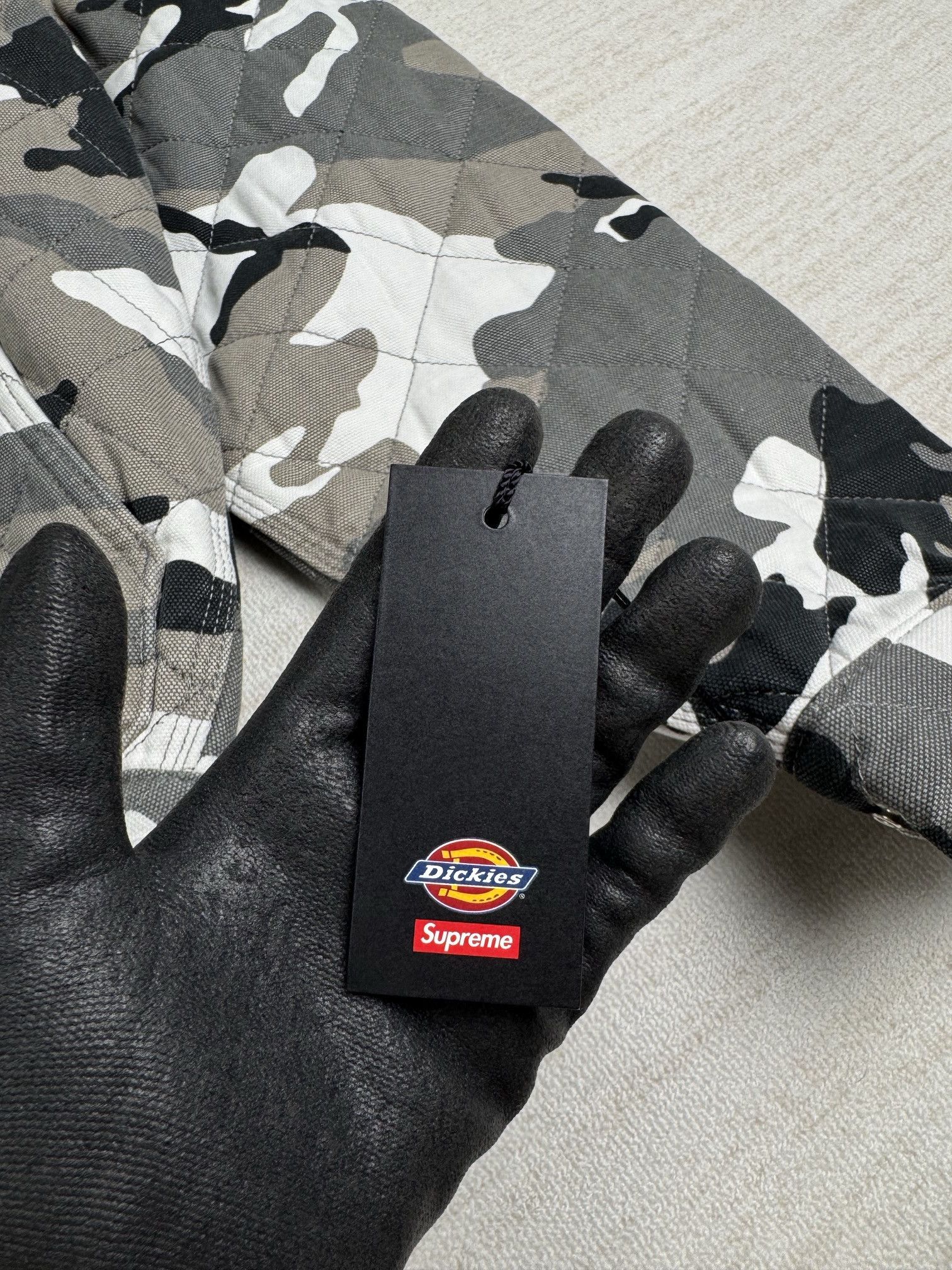 Supreme Dickies Quilted Work Jacket カモフラ Supreme Dickies Quilted Work Jacket Grey Camo Men's - FW21 - US