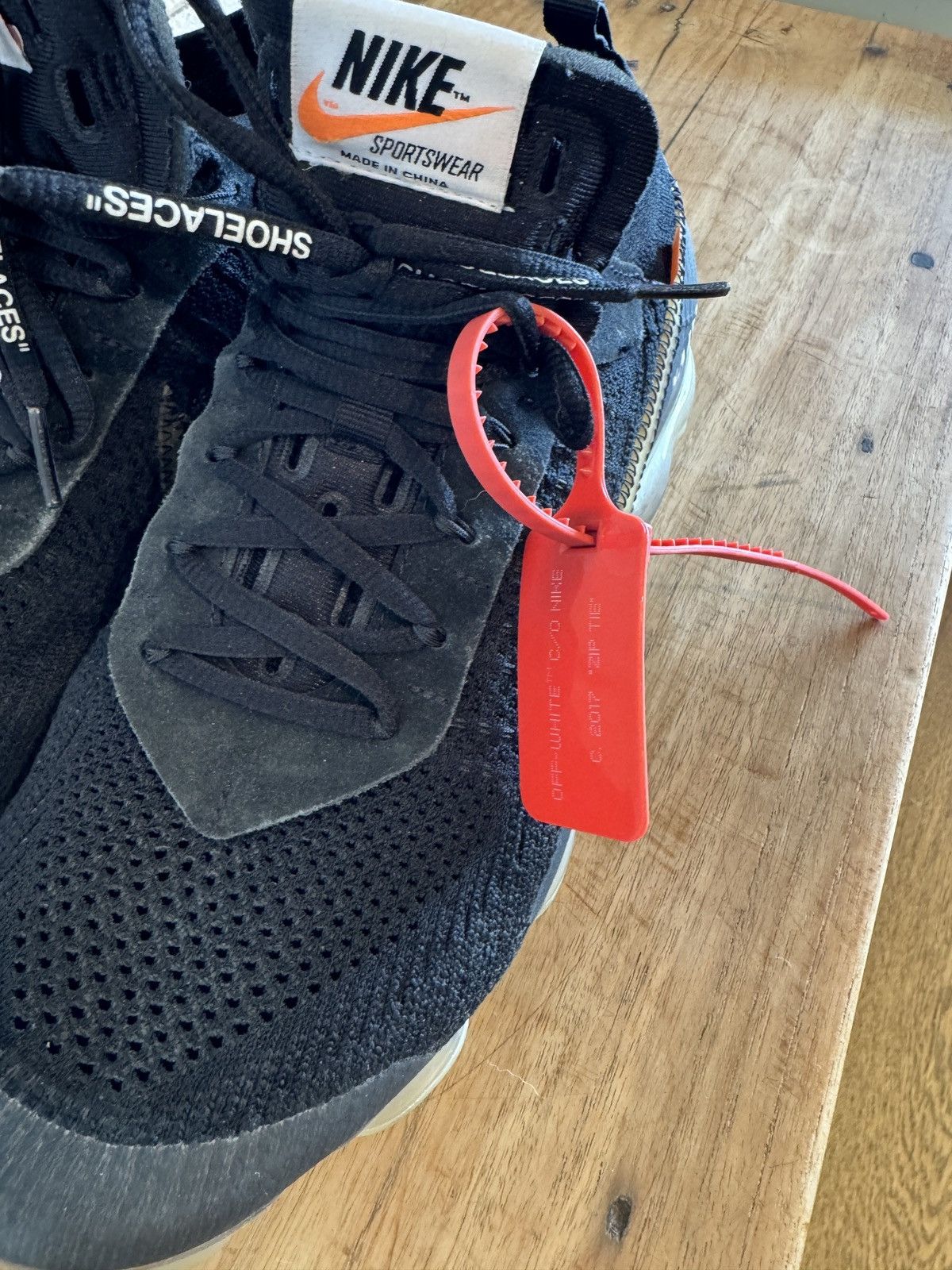 Nike × Off-White Nike Air VaporMax Off-White Black (2018) Size US 10 / EU 43 - 3 Thumbnail