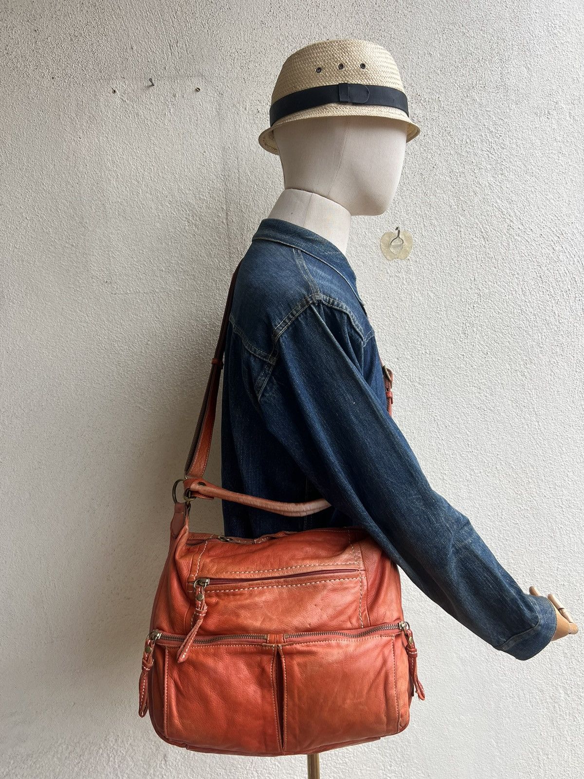 Leather Kissora Japan Sun Faded Patina Leather 2 Way Sling Bag Size ONE SIZE - 3 Thumbnail
