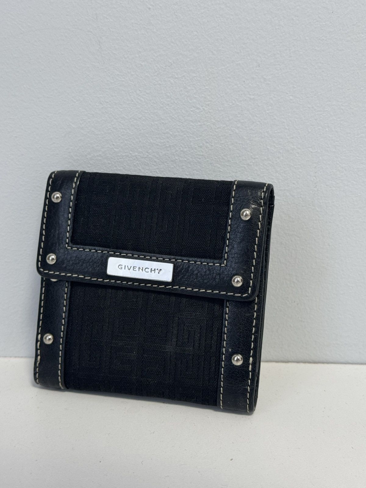 Givenchy Auth Givenchy Vintage Leather Compact Wallet Preowned Black Size ONE SIZE - 5 Thumbnail