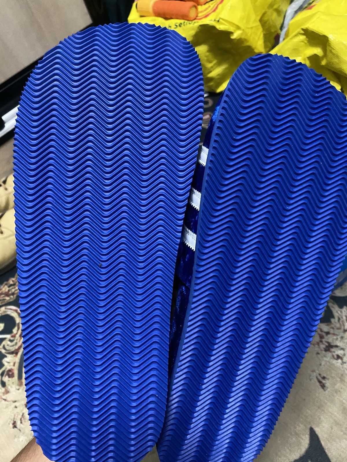 Adidas Adidas adimule slide blue velvet Size US 9 / EU 42 - 5 Thumbnail