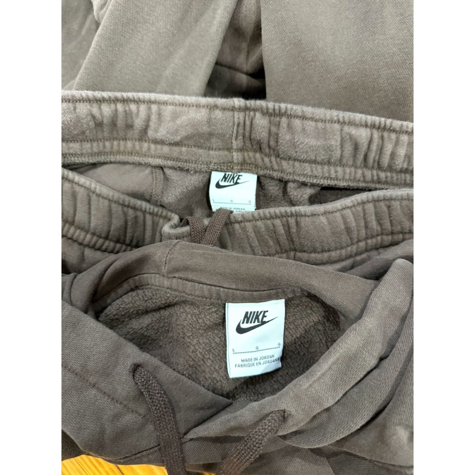Nike Nike Sportswear Club Fleece Hoodie & Pants Brown Sweatshirt Tracksuit L Mens 90s Club Fleece Nike Sweatsuit Size US L / EU 52-54 / 3 - 3 Thumbnail