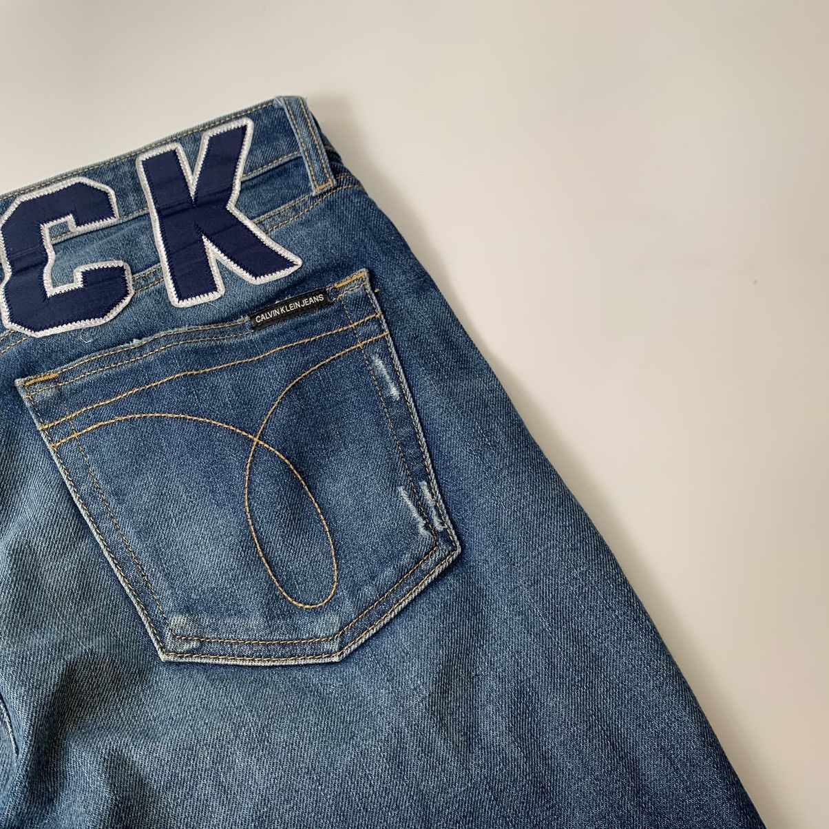 Calvin Klein Calvin Klein distressed BIG LOGO Jeans Size US 34 / EU 50 - 7 Thumbnail