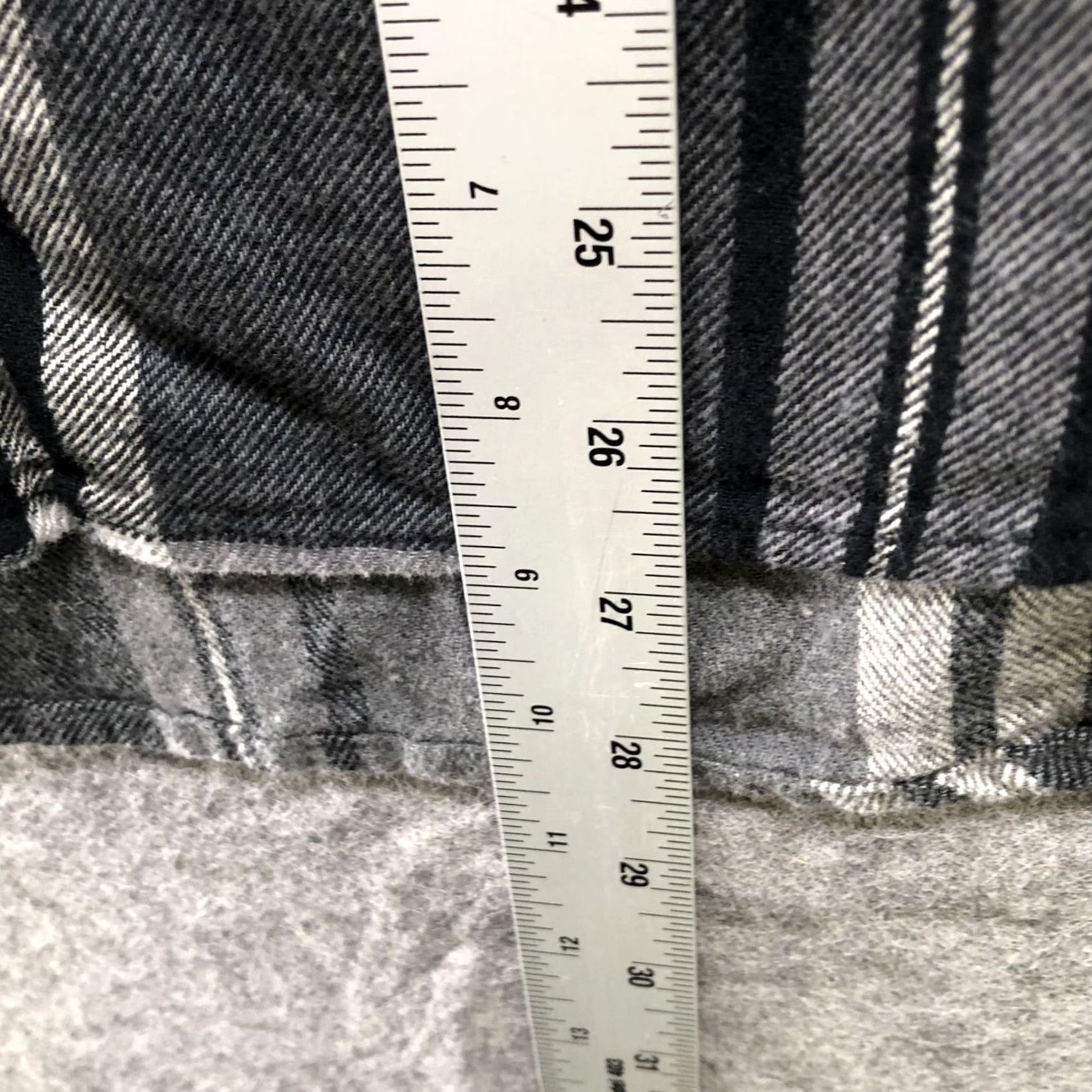 Old Navy Old Navy Shirt Mens L Plaid Cotton Flannel Button-Up Casual Workwear Gray Black Size US L / EU 52-54 / 3 - 7 Thumbnail