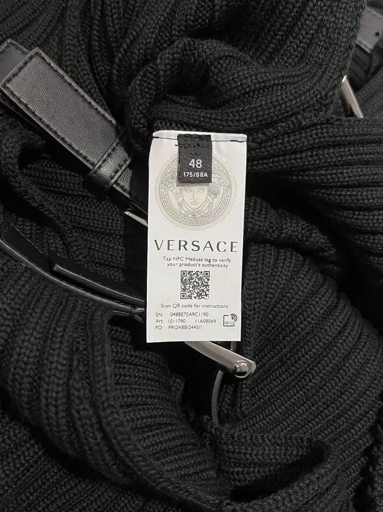 Versace Versace Leather buckles adorn wool crewneck sweaters Size S / US 4 / IT 40 - 7 Thumbnail