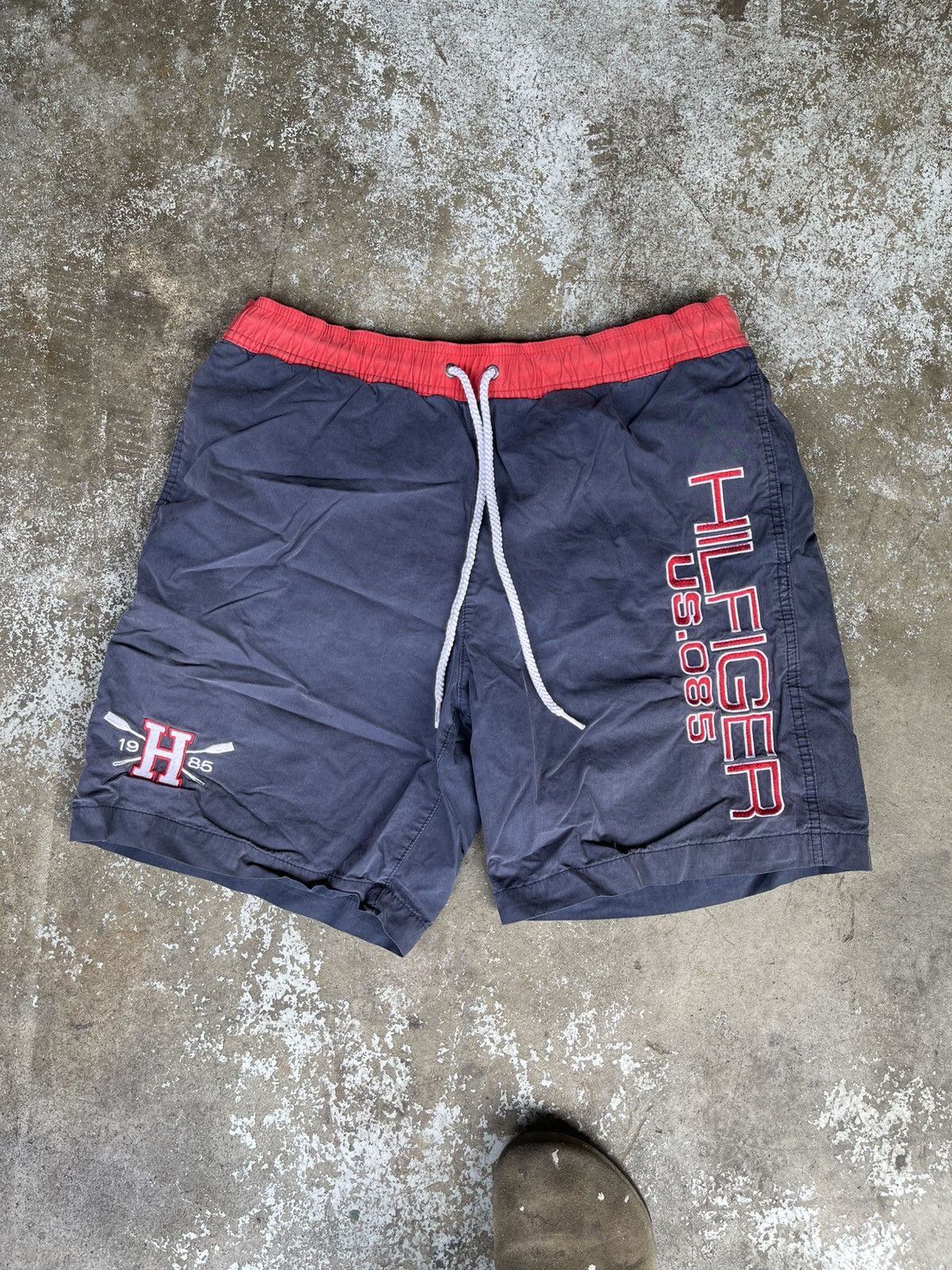 Tommy Hilfiger Tommy Hilfiger Shorts Size US 31 - 1 Thumbnail