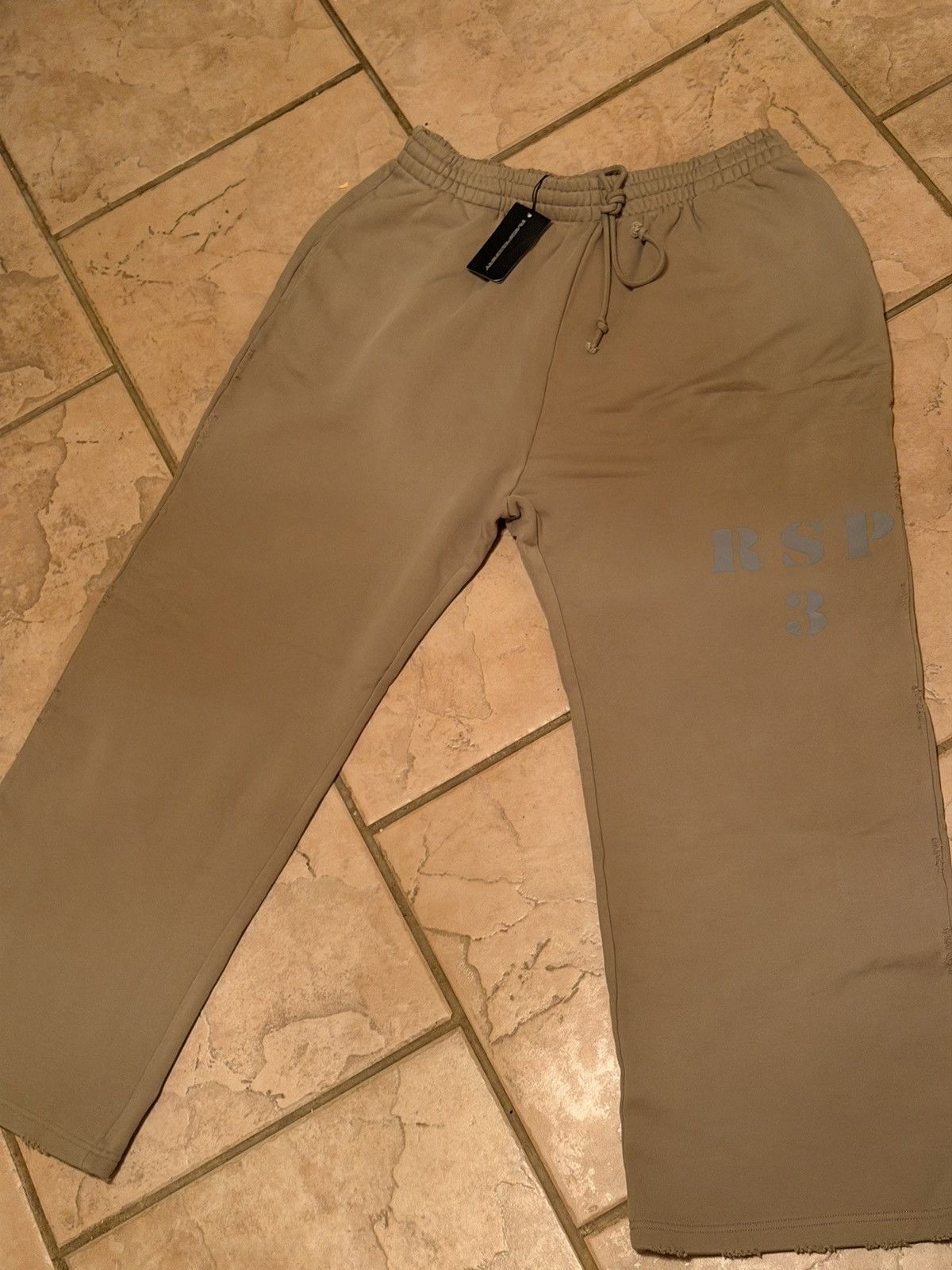 The GV Gallery Raspberry Hills MASH Sweats Size US 38 / EU 54 - 1 Thumbnail