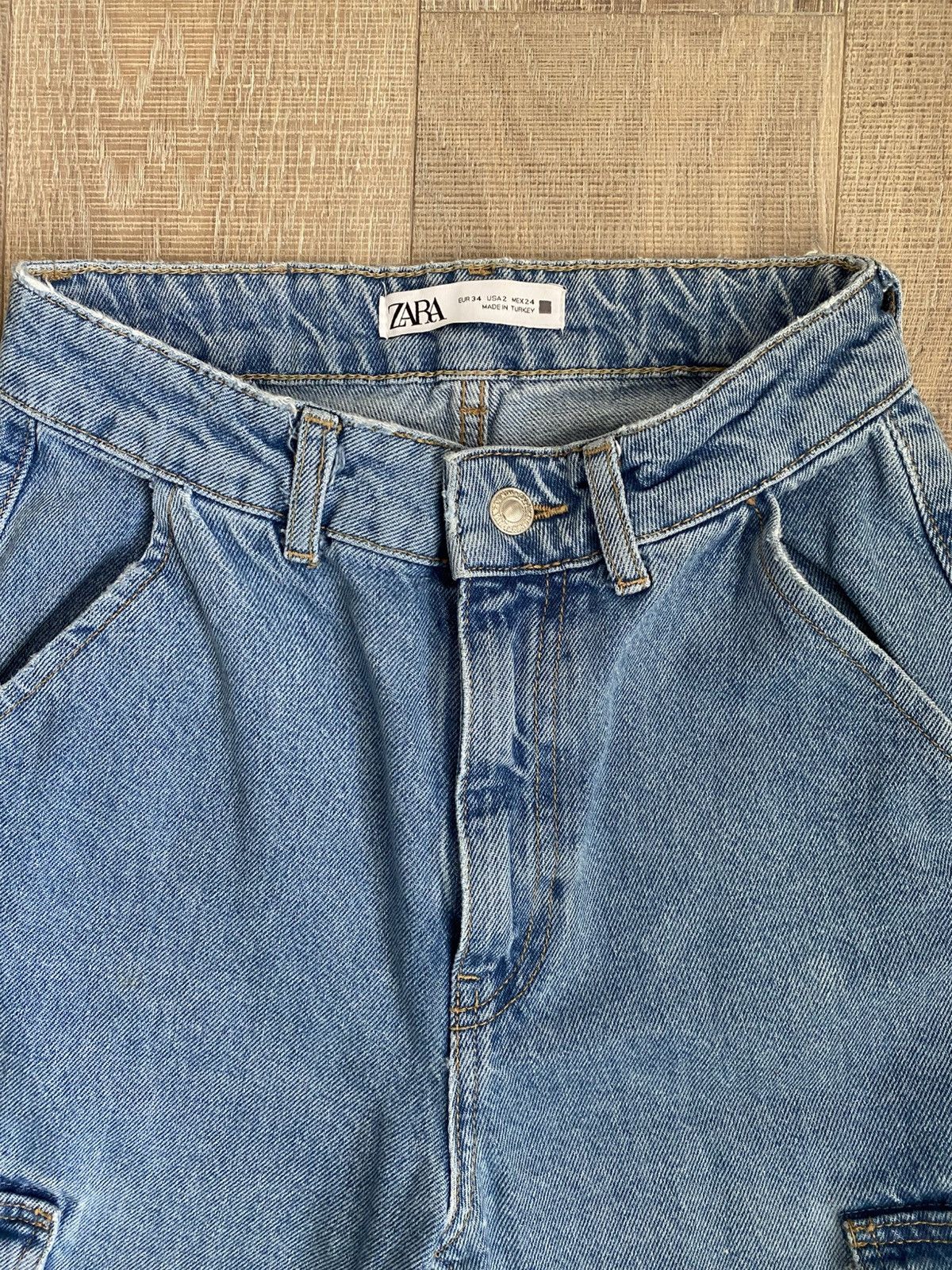Zara Zara High Rise Cargo Jeans Size 26" / US 2 / IT 38 - 2 Thumbnail