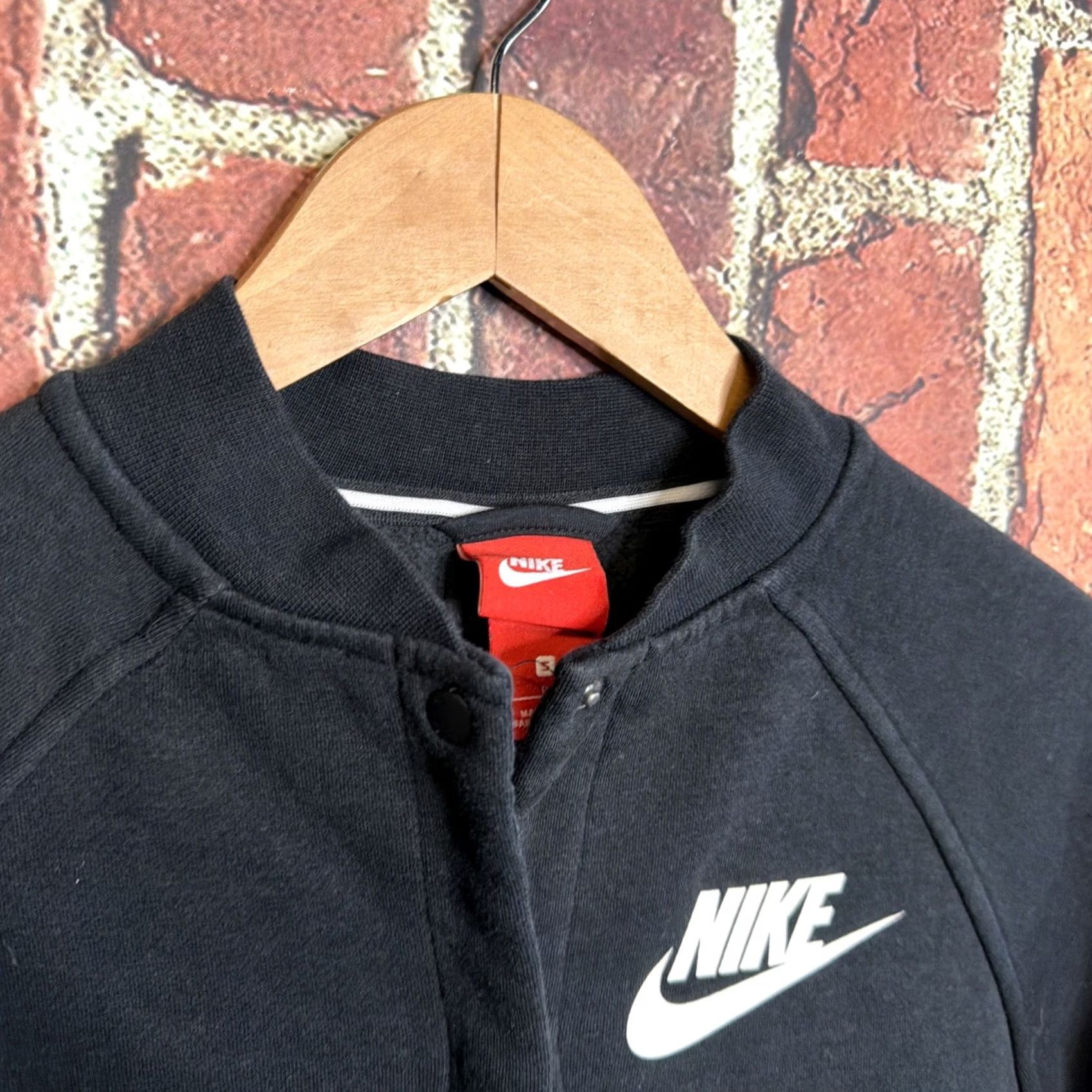 Nike NIKE JACKET Women’s S Sweatshirt Rally VARSITY Snap Button BLACK Size S / US 4 / IT 40 - 2 Thumbnail