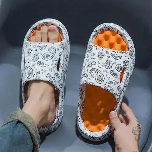Japanese Brand Summer Shoes Printing Sandals Trend Anti Slip Size US 11 / EU 44 - 2 Thumbnail