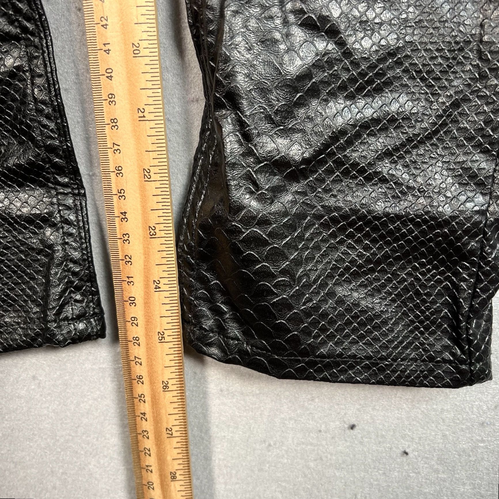 Asos VINTAGE ASOS Snake Skin Pants Womens 30 x 25 Black Skinny Fit Pants Size 30" / US 8 / IT 44 - 5 Thumbnail