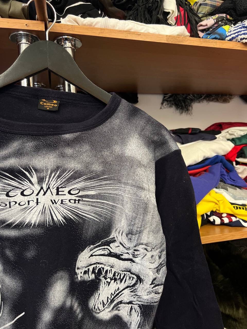 Vintage Vintage Y2K Graphic Design Crazy Dragon Long Sleeve tee Size US M / EU 48-50 / 2 - 3 Thumbnail