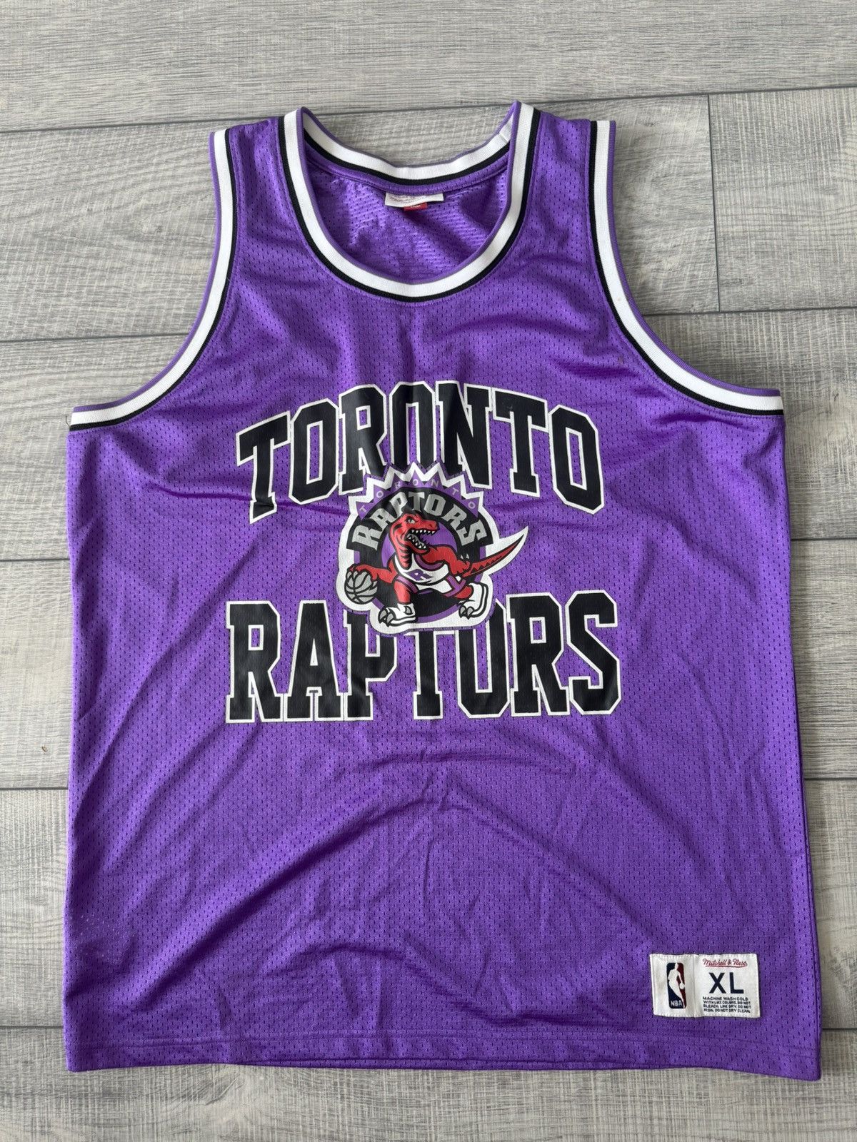 Mitchell & Ness Toronto Raptors Mitchell & Ness Size US XL / EU 56 / 4 - 1 Thumbnail