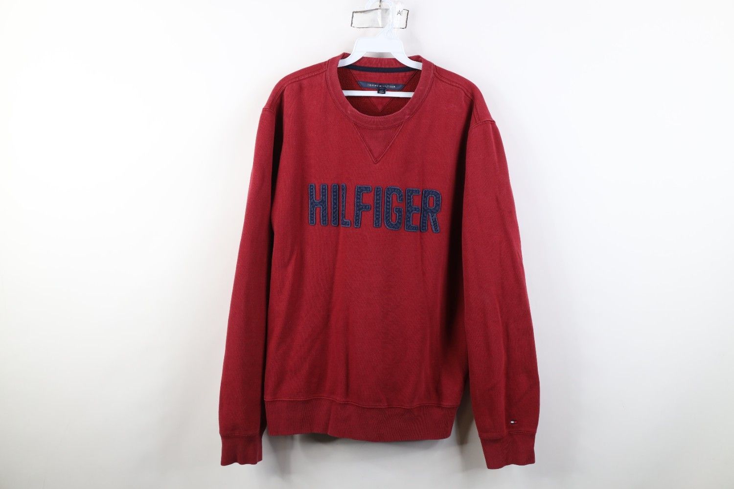 Tommy Hilfiger Vintage Y2K Tommy Hilfiger Spell Out Crewneck Sweatshirt Red Size US L / EU 52-54 / 3 - 1 Thumbnail