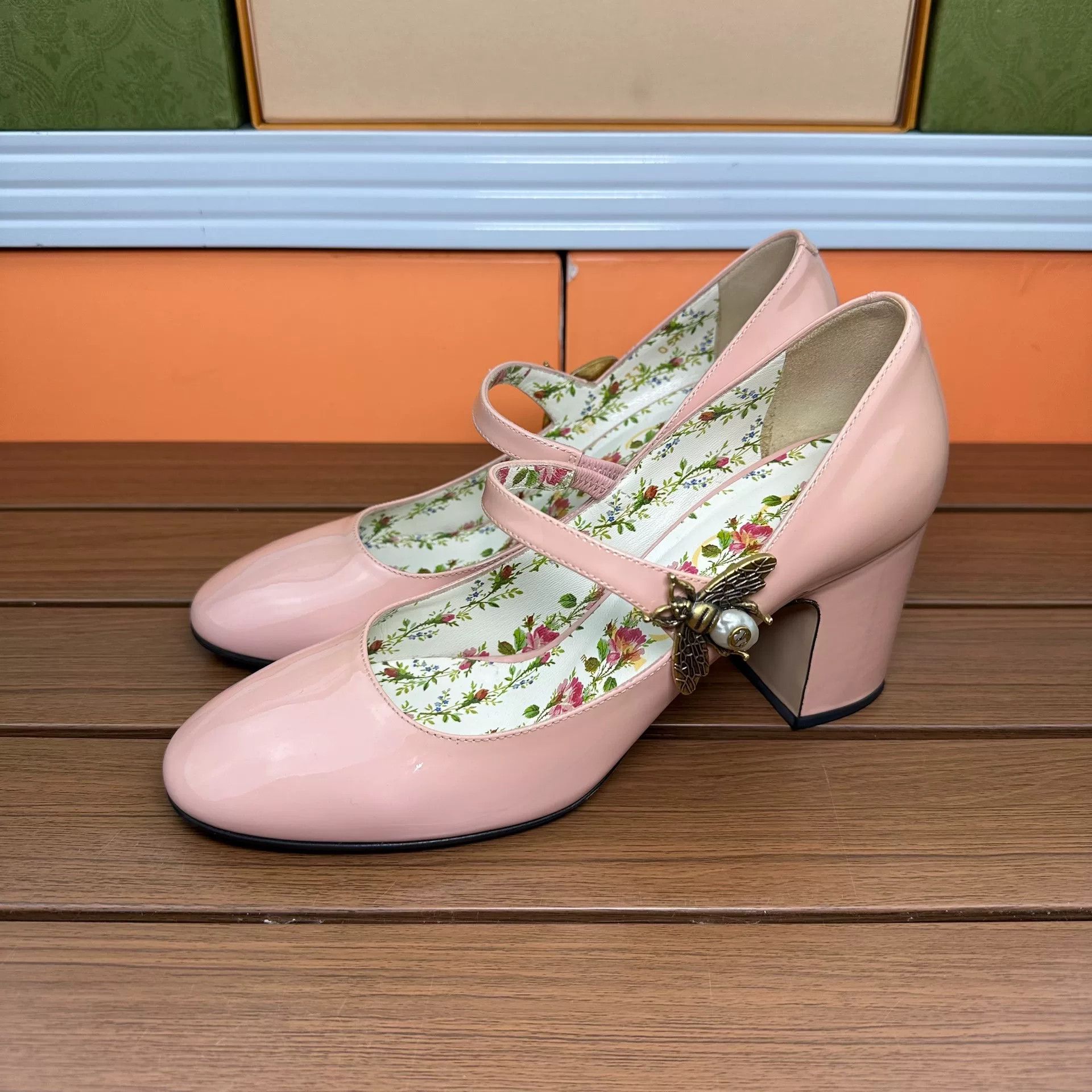 Gucci Gucci Patent Pink Lowtop Sneakers it_37 Women Size US 7 / IT 37 - 1 Thumbnail