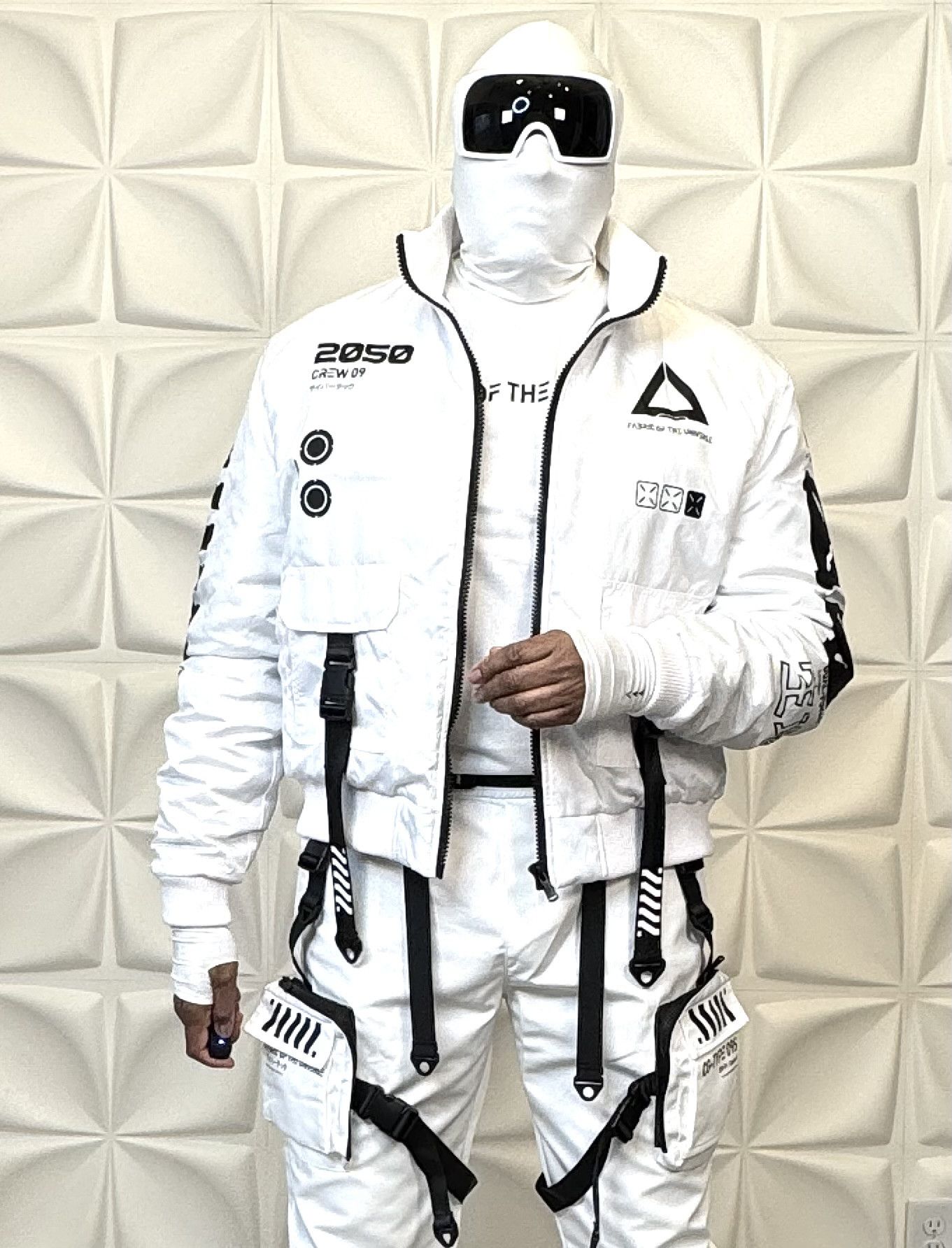 Other Fabric of the Universe Y-2050 White Cropped Bomber Jacket Size US XXL / EU 58 / 5 - 1 Thumbnail