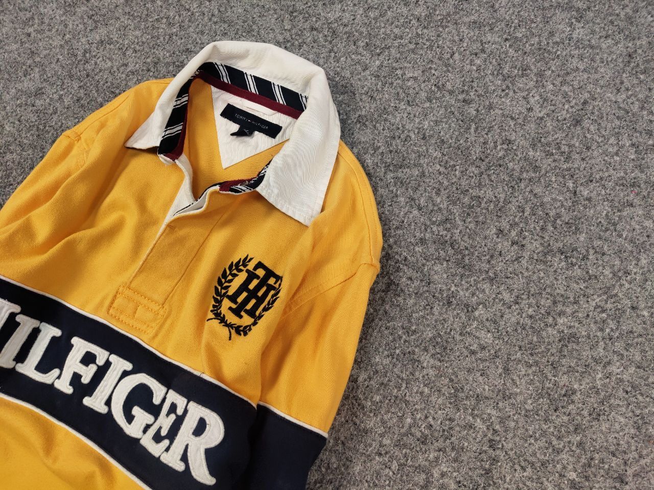 Tommy Hilfiger Vintage Tommy Hilfiger embroidered Yellow Rugby Long Sleeve Size US S / EU 44-46 / 1 - 4 Thumbnail