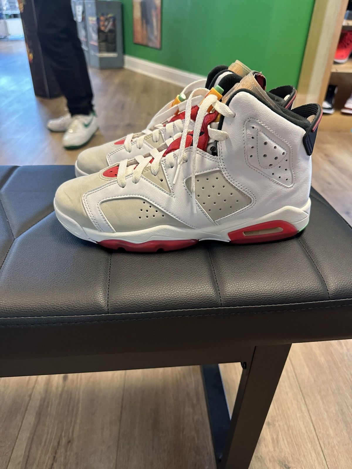 Nike Jordan 6 retro Hare Size US 7 / EU 40 - 1 Thumbnail
