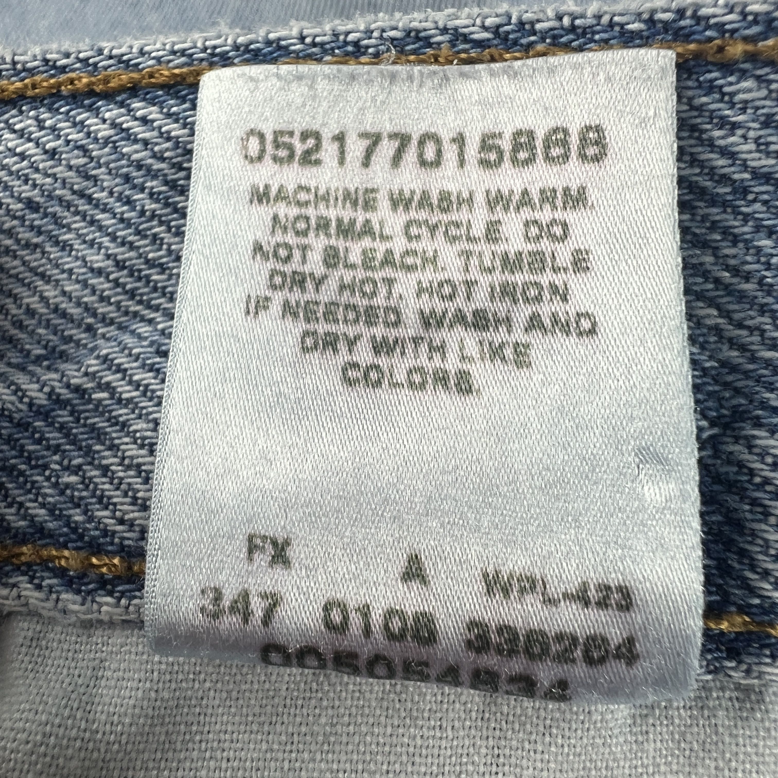 Levi's Y2K Levi's Jeans 505 Straight Light Blue Distressed Denim Size US 35 - 11 Thumbnail