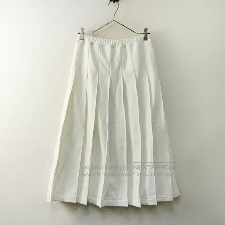 Comme des Garcons Comme des Garcons size S Classic pure white pleated skirt Size 23" - 1 Thumbnail