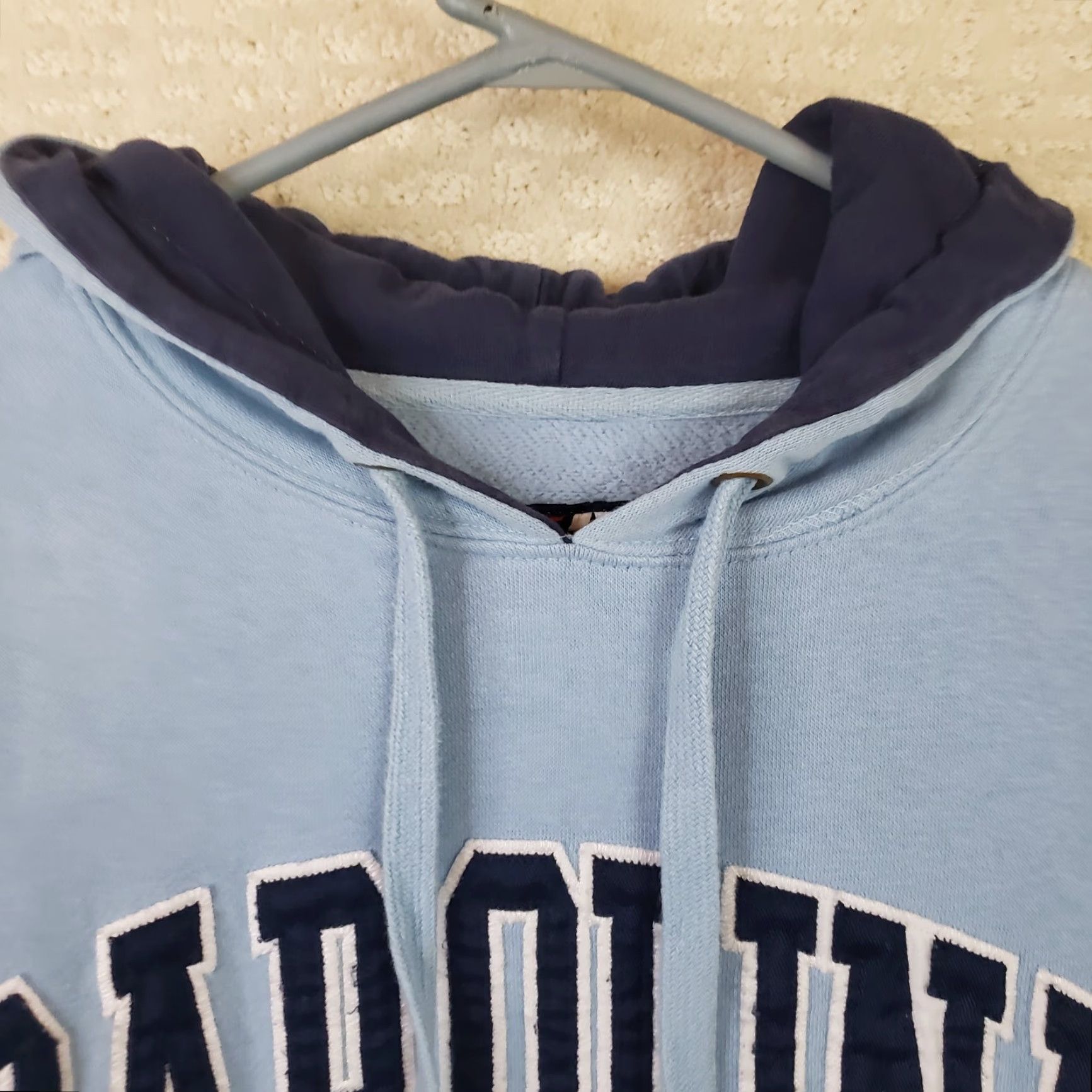 Vintage J. America Men's M Pullover Hoodie Blue Long Sleeve Cotton NC Tar Heels Embroidered Logo College Sports Basketball Size US M / EU 48-50 / 2 - 5 Thumbnail